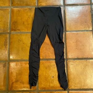 EUC Fabletics 7/8 Length Runched Leggings, size S
